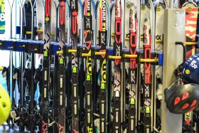 Půjčovna a servis lyží a SNB na Expressu